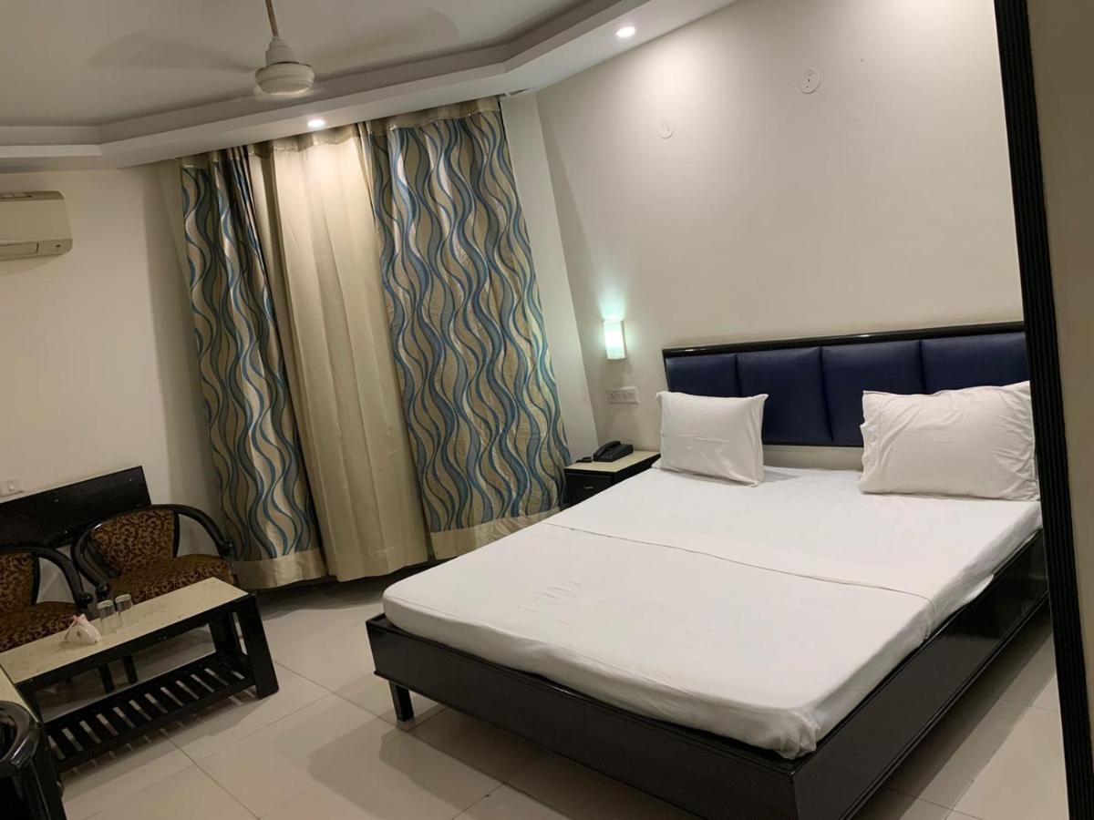Hotel Raman'S Jagādhri Εξωτερικό φωτογραφία