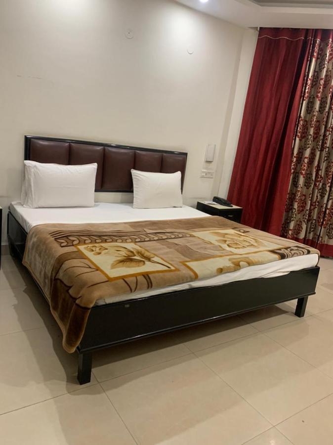 Hotel Raman'S Jagādhri Εξωτερικό φωτογραφία
